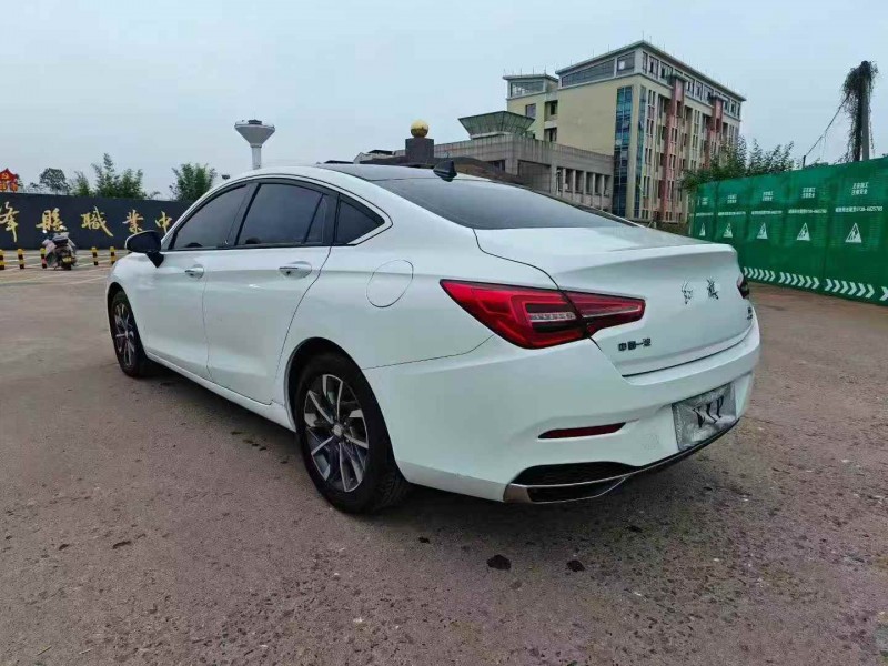 长沙21年红旗H57