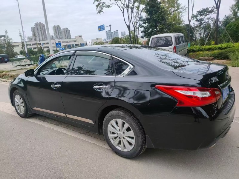 昆明18年日产天籁7