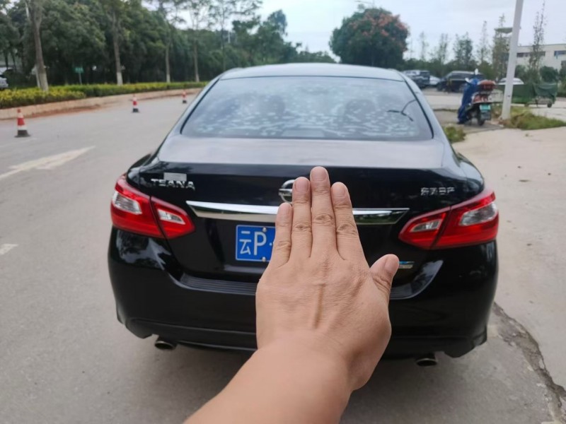 昆明18年日产天籁9