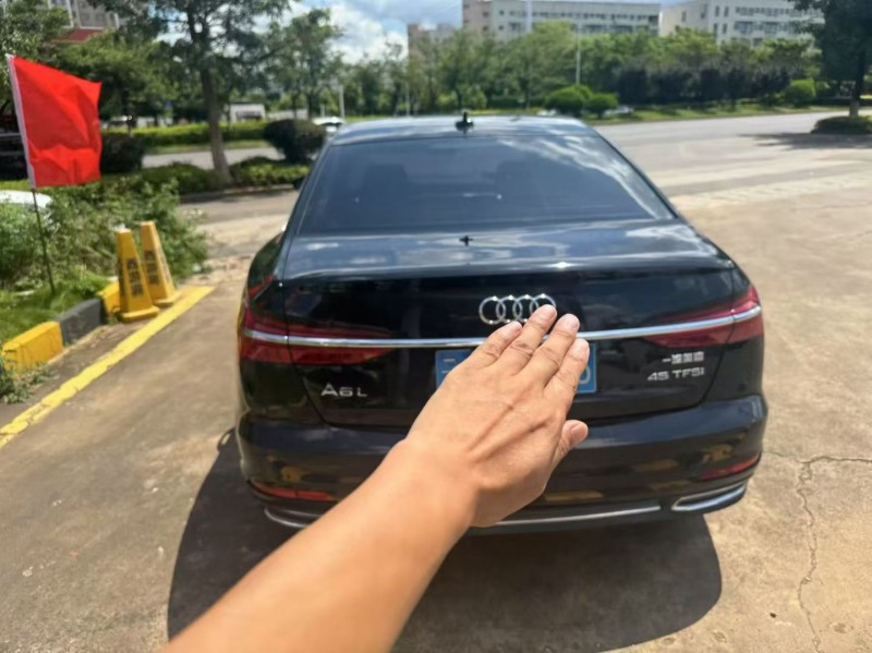 昆明21年奥迪A6L9