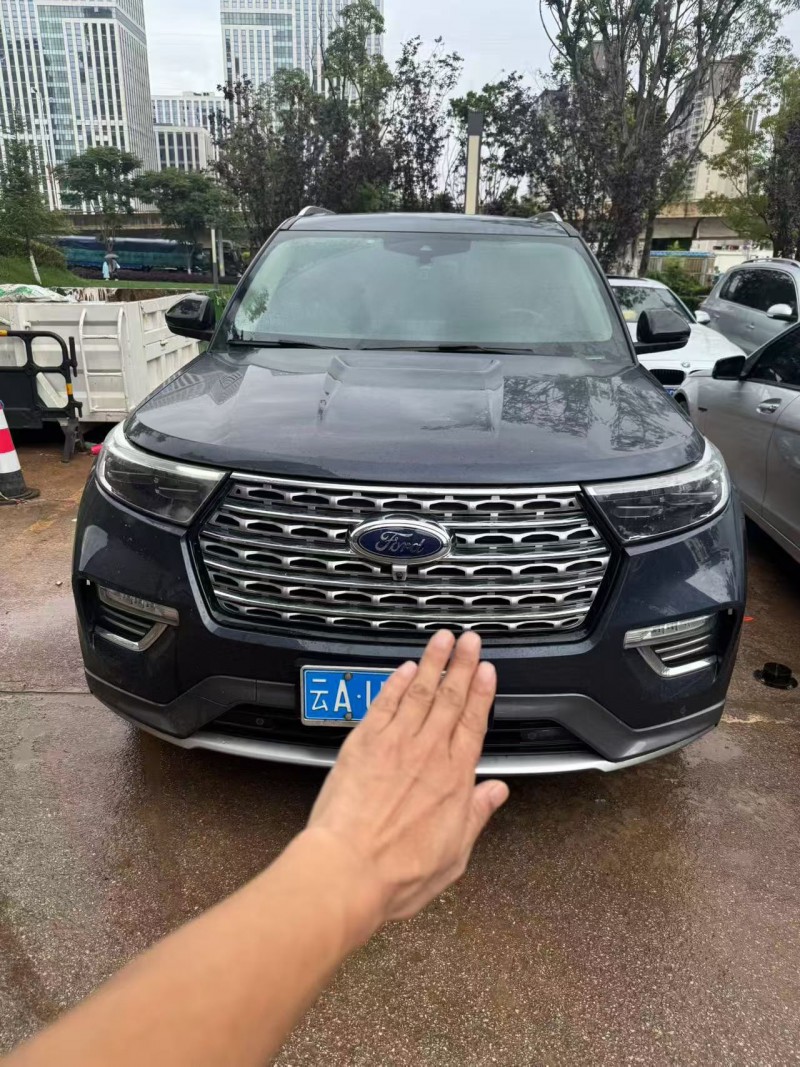 昆明20年福特探险者1