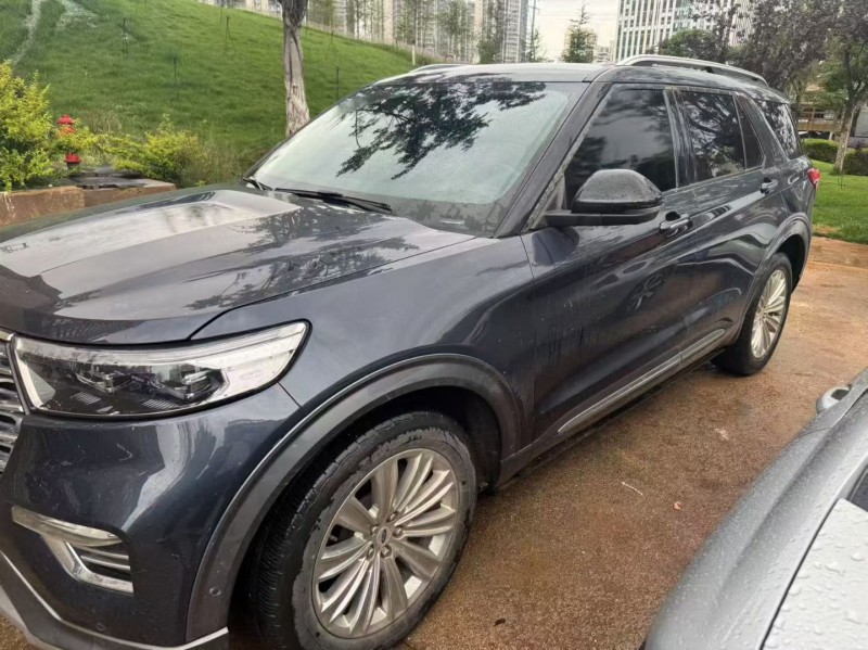 昆明20年福特探险者3