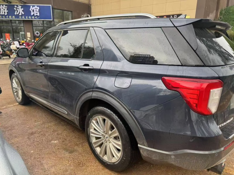 昆明20年福特探险者4