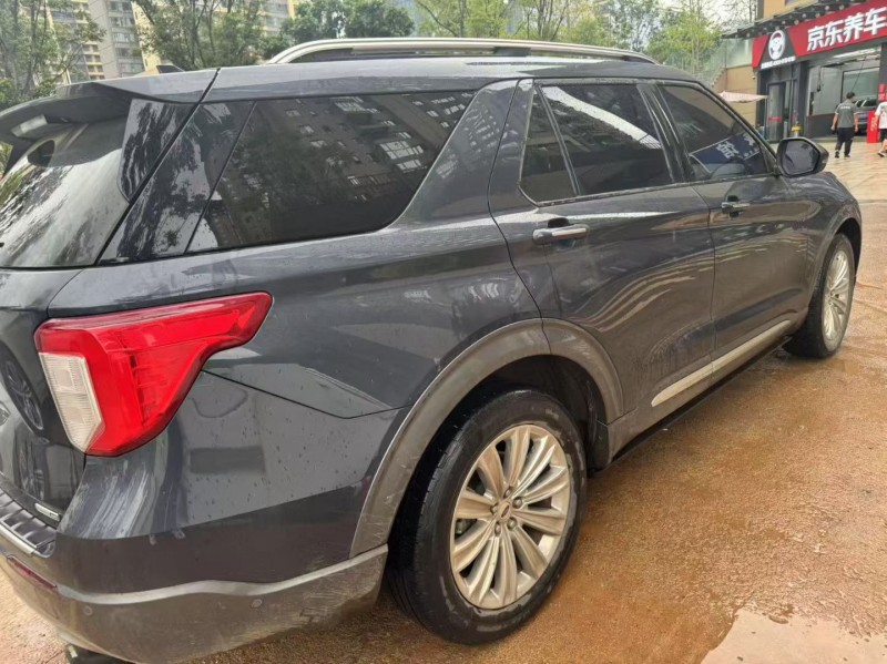 昆明20年福特探险者7