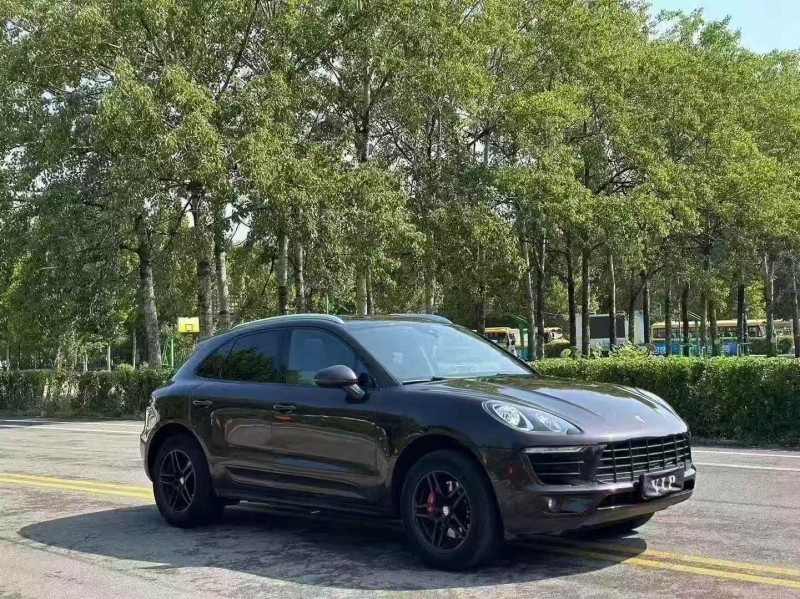 青岛16年保时捷Macan3