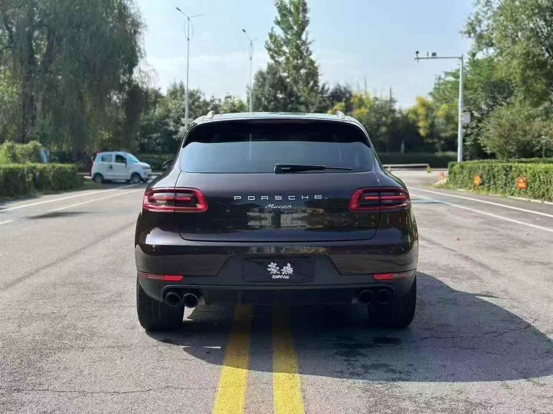 青岛16年保时捷Macan7