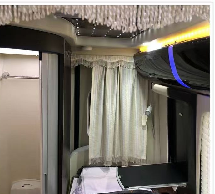 济宁14年奔驰斯宾特5