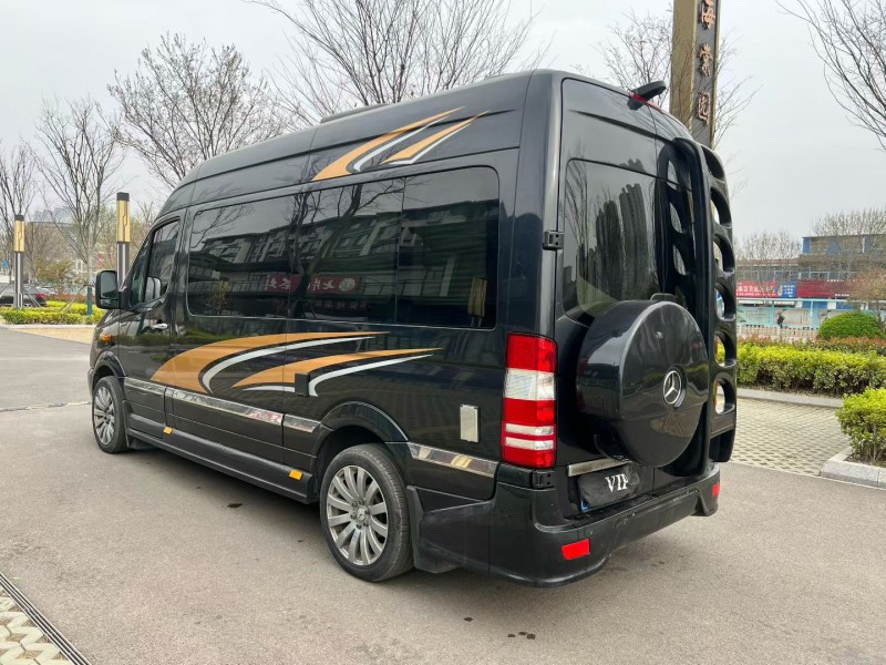 济宁14年奔驰斯宾特8