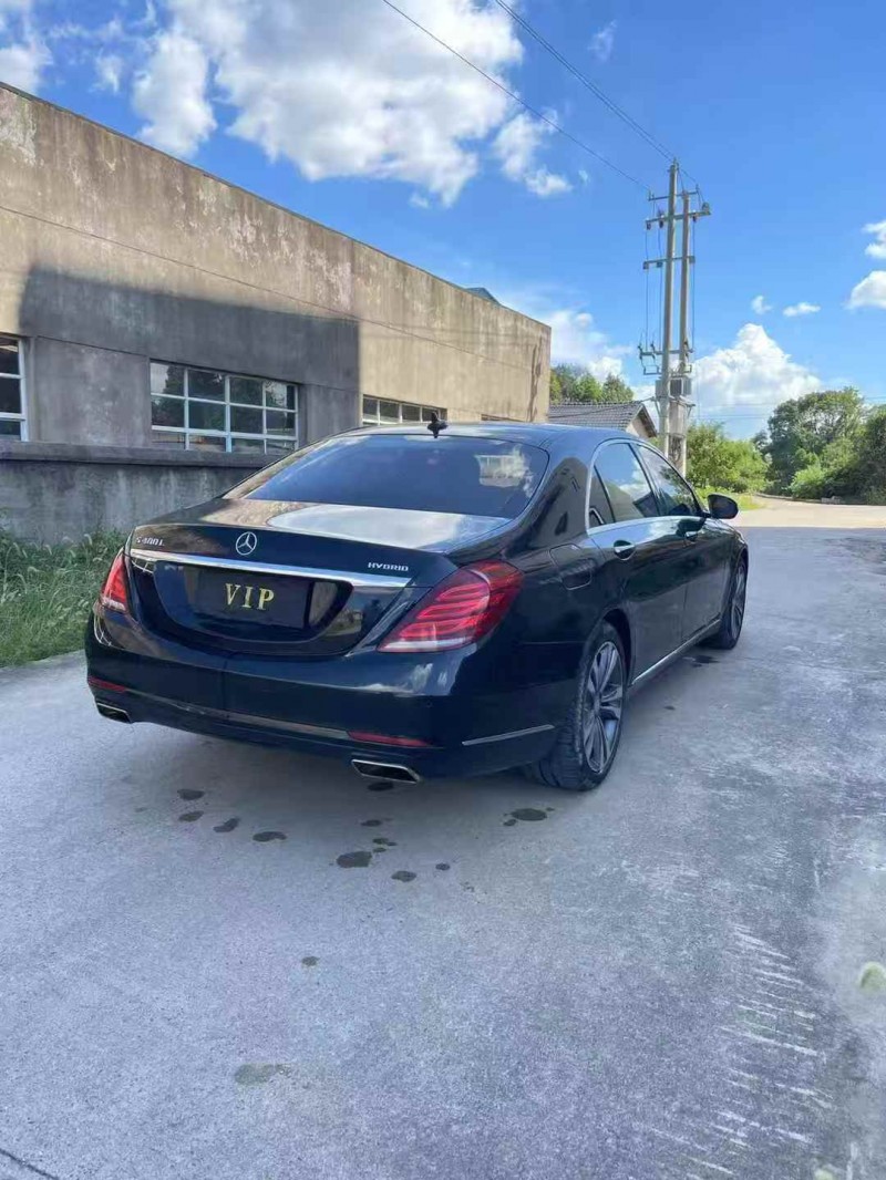 新余14年奔驰S8