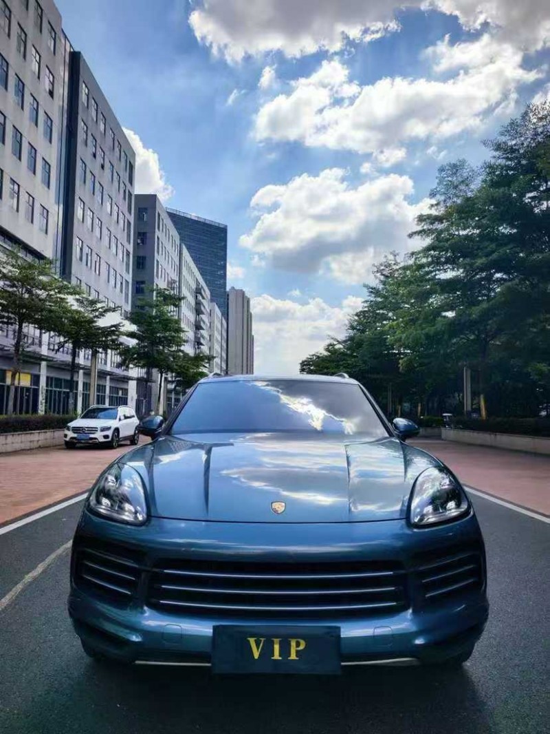 佛山18年保时捷卡宴1