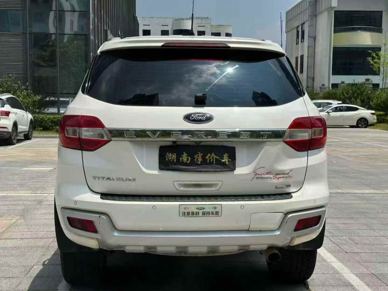 益阳19年福特撼路者8