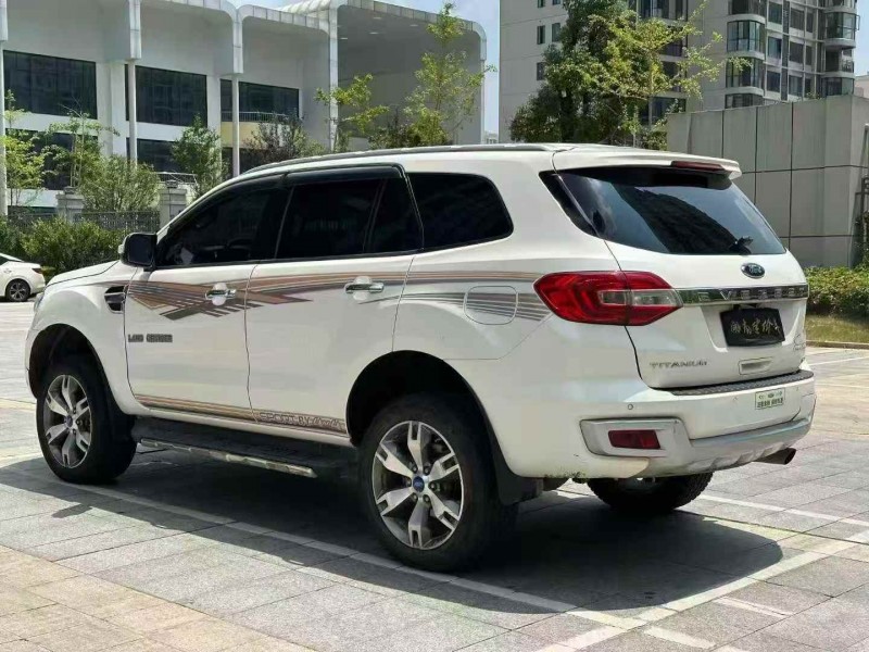 益阳19年福特撼路者9