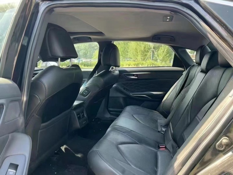 济宁21年丰田亚洲龙6