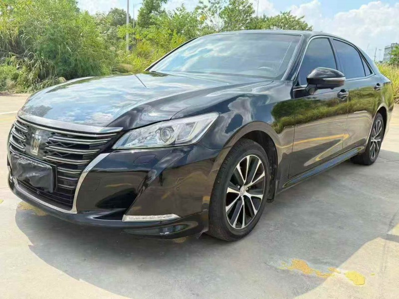 衡阳18年丰田皇冠3