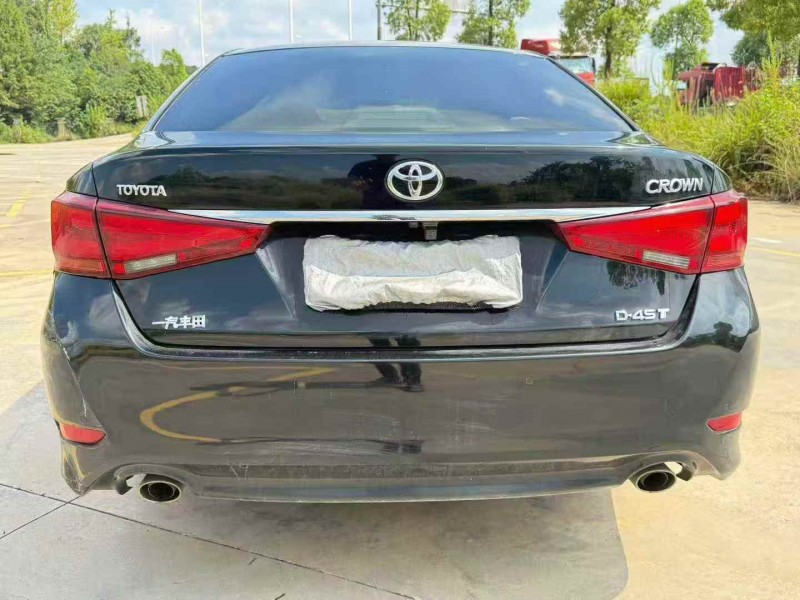 衡阳18年丰田皇冠8