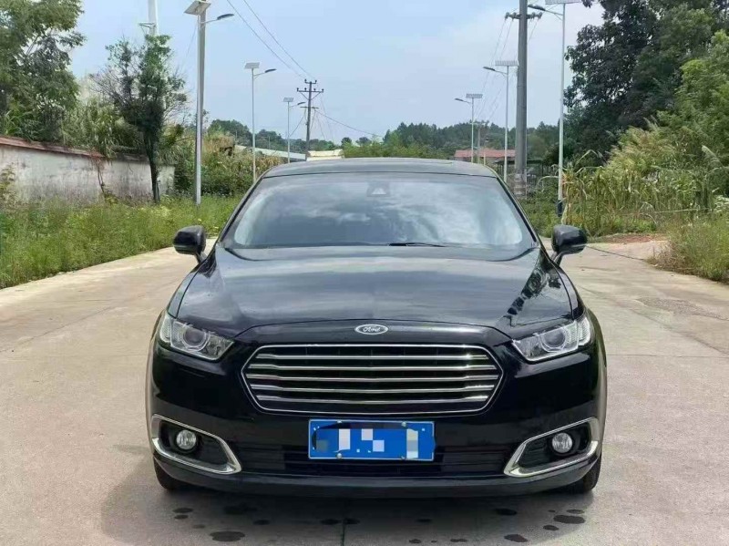 常德19年福特金牛座1