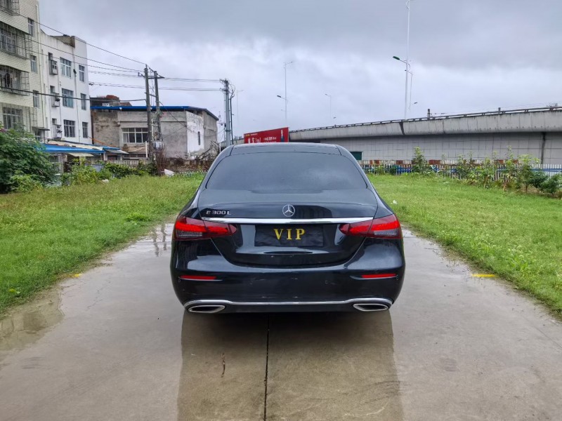 襄阳18年奔驰E9