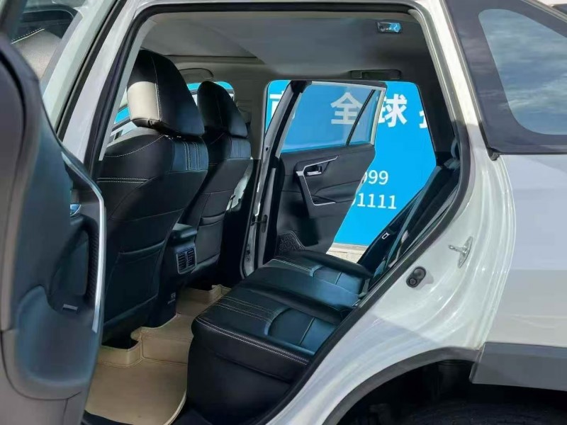 广州22年丰田RAV4荣放4