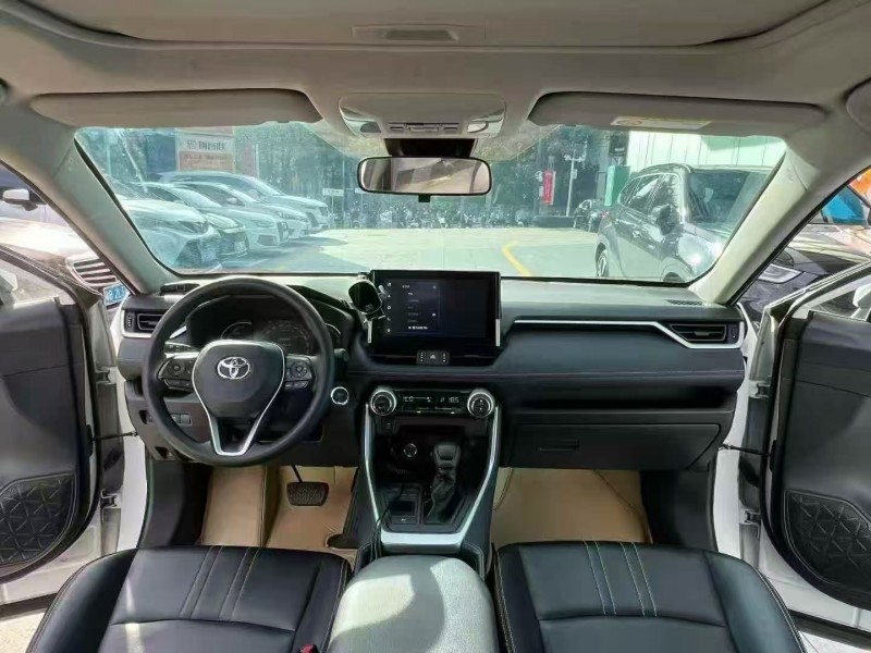 广州22年丰田RAV4荣放5