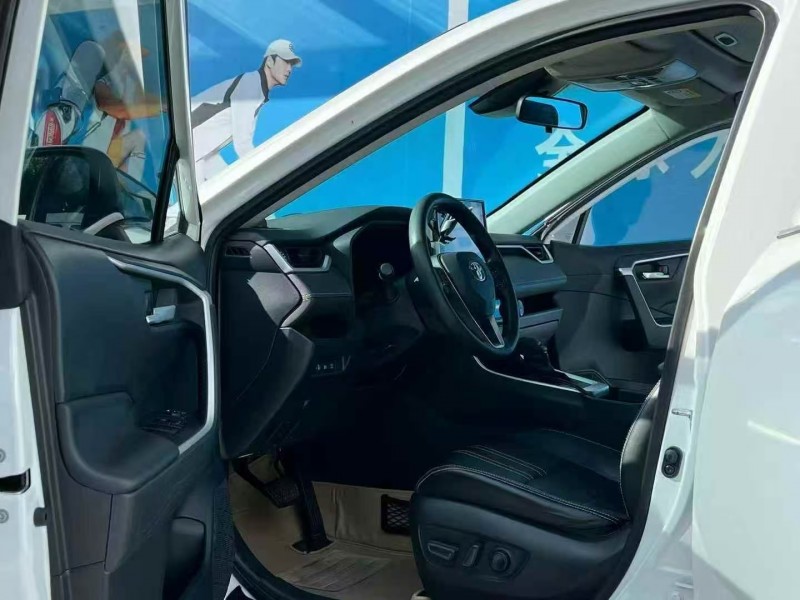 广州22年丰田RAV4荣放6