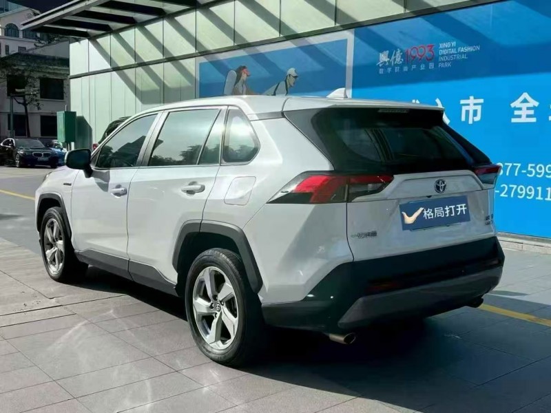 广州22年丰田RAV4荣放7