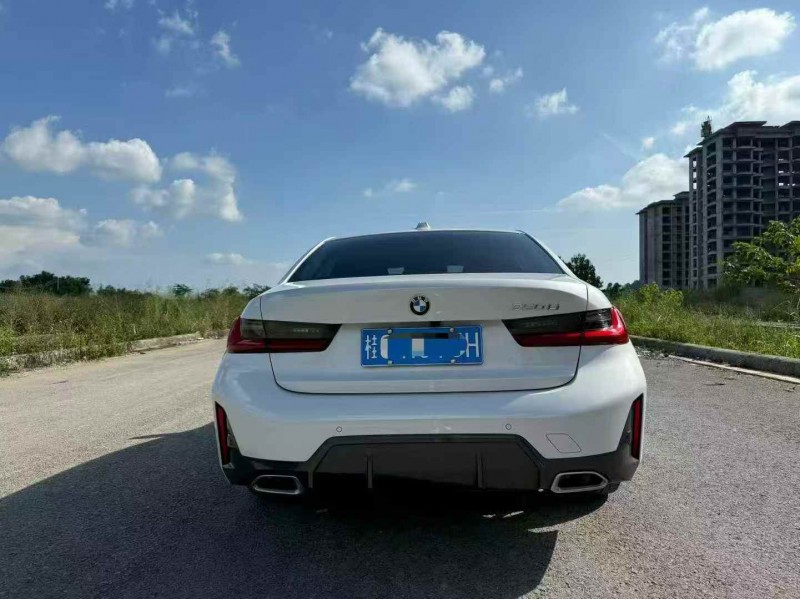 钦州24年宝马3系8