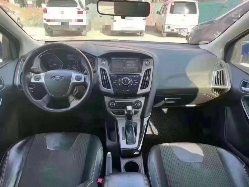 济宁13年福特福克斯6