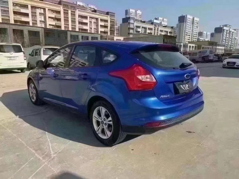 济宁13年福特福克斯7