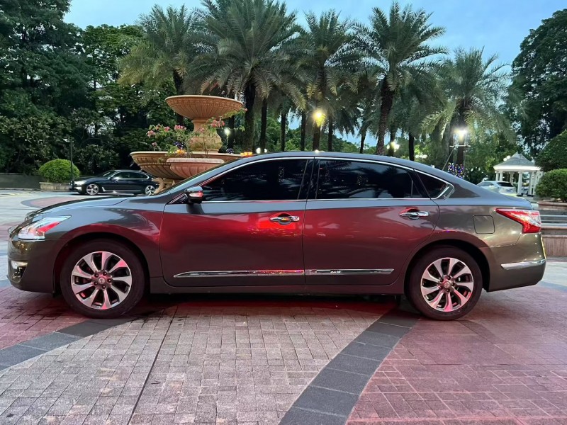 广州14年日产天籁3