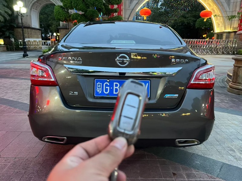 广州14年日产天籁5