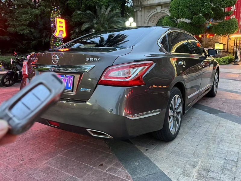 广州14年日产天籁6