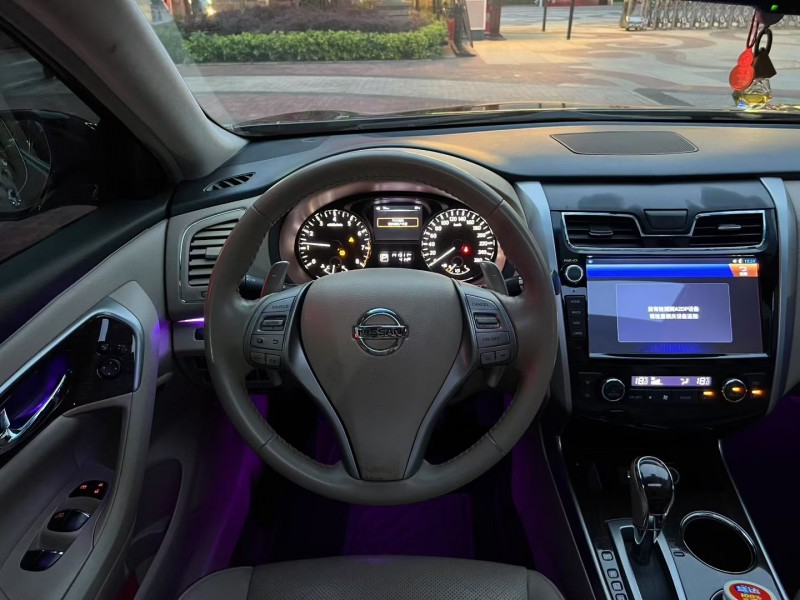 广州14年日产天籁8