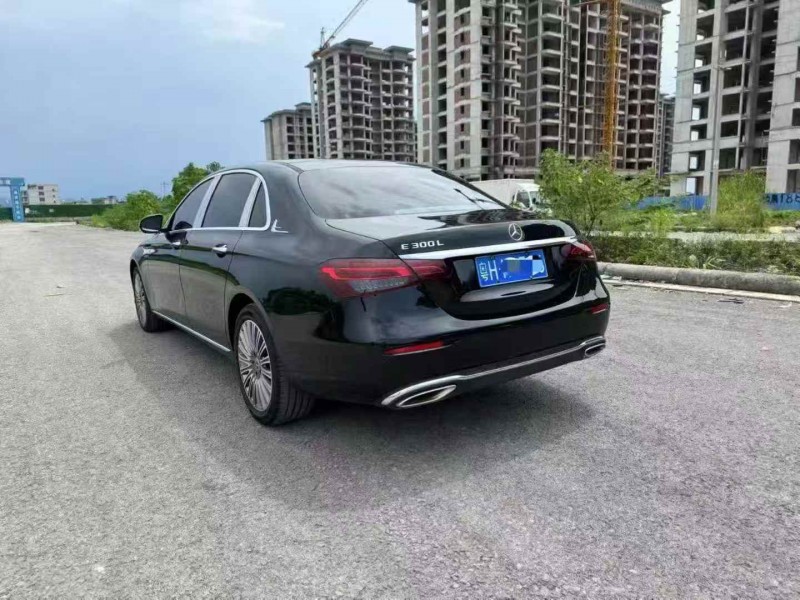 防城港23年奔驰E8
