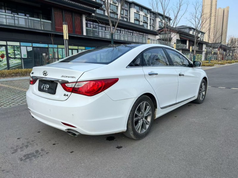 济宁15年现代索纳塔8