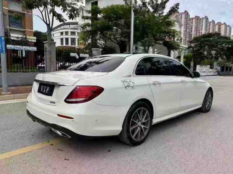 南宁18年奔驰E8