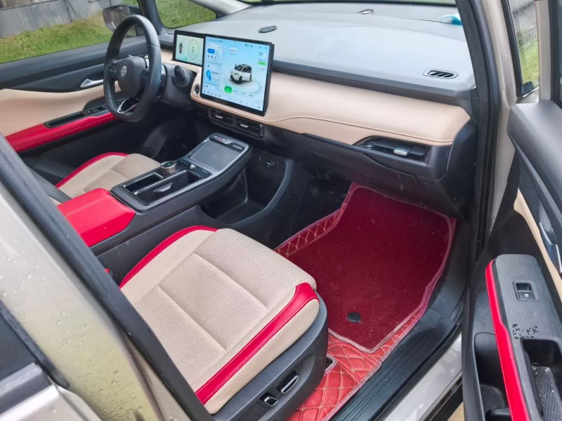 襄阳22年合创汽车Z036