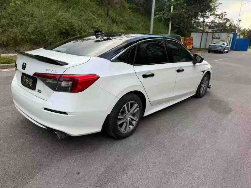 南宁23年本田思域8