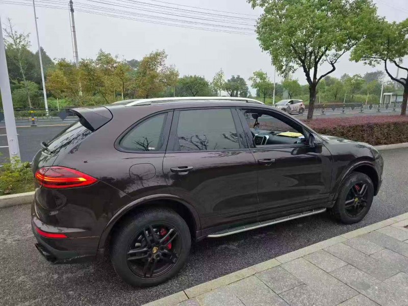 南通18年保时捷卡宴8