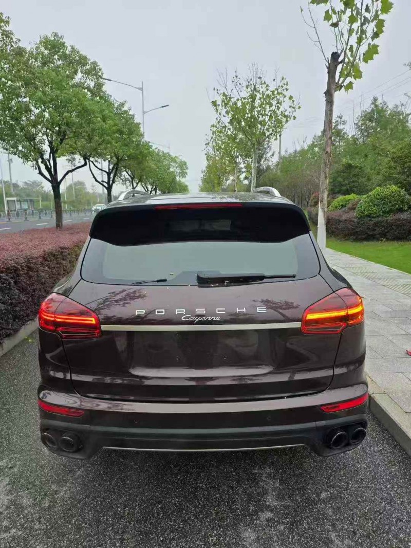 南通18年保时捷卡宴9