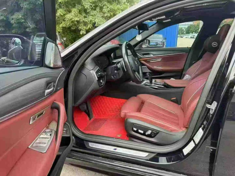 南宁21年宝马5系4