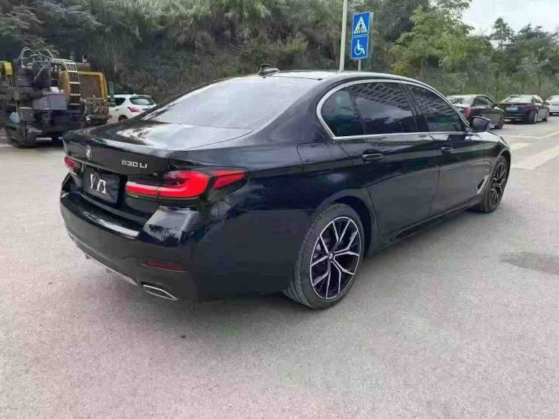 南宁21年宝马5系8