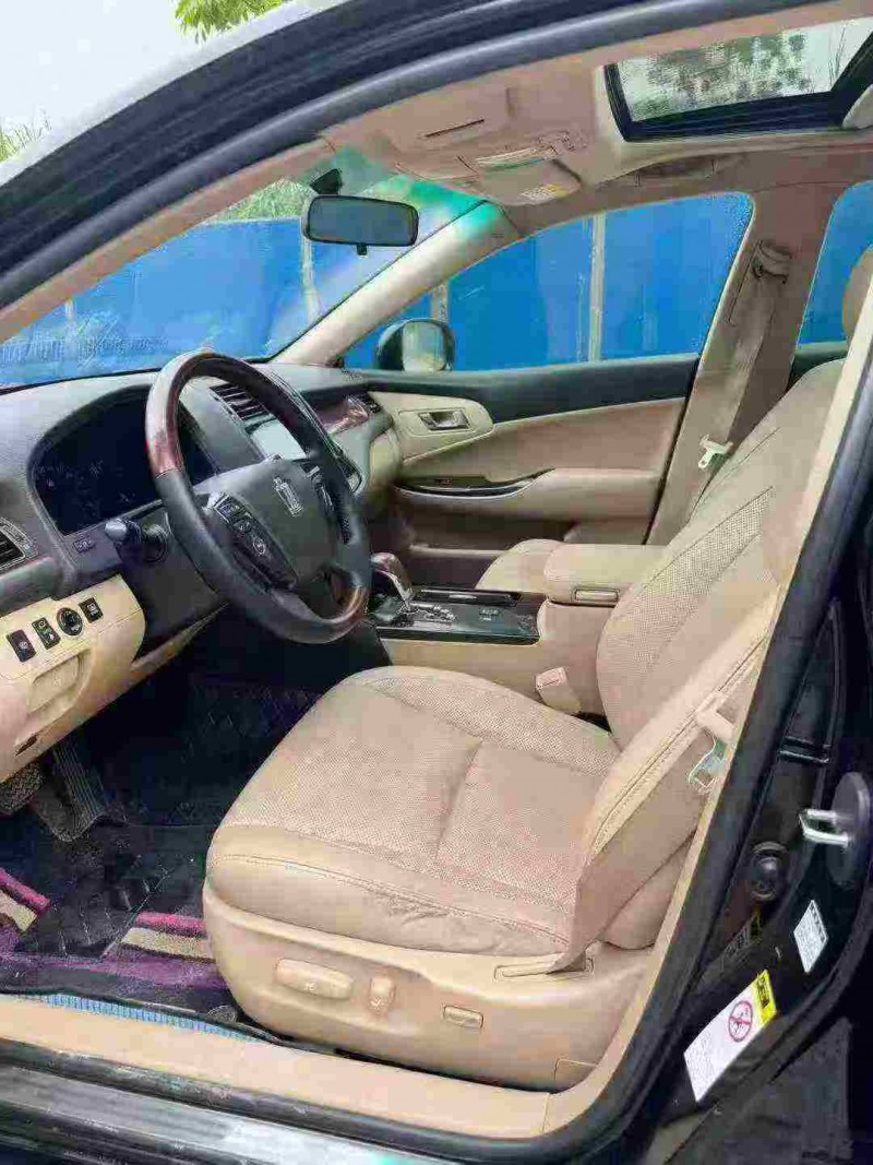 南宁12年丰田皇冠4