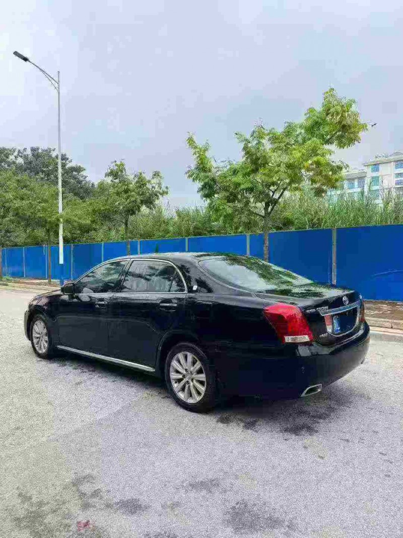 南宁12年丰田皇冠8