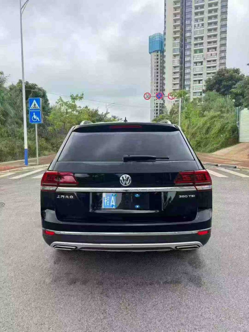 南宁17年大众途昂9