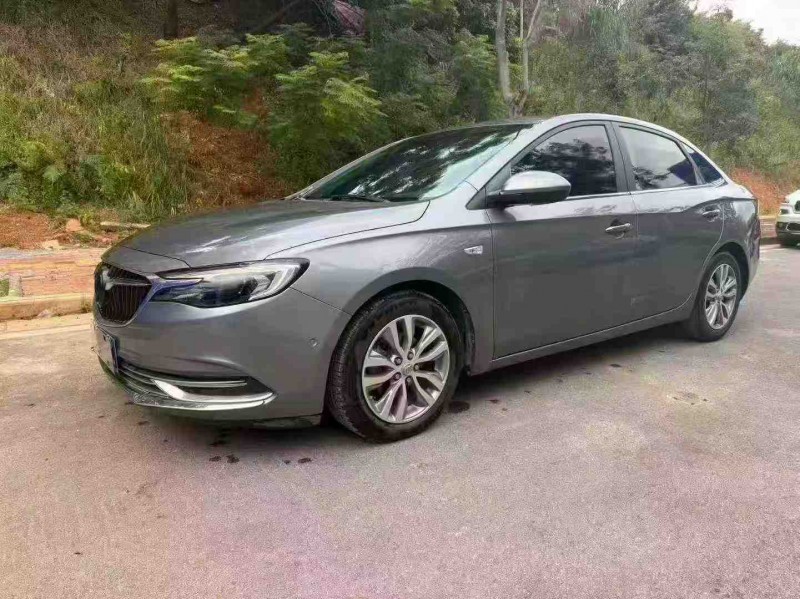 南宁18年别克英朗3