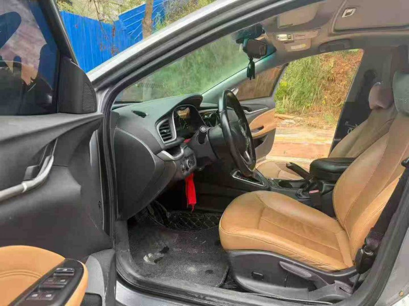 南宁18年别克英朗4