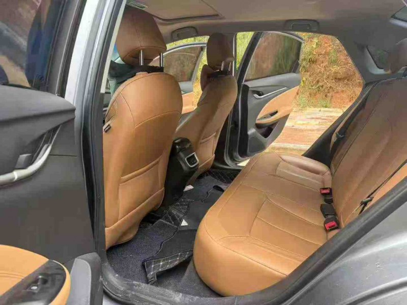 南宁18年别克英朗6