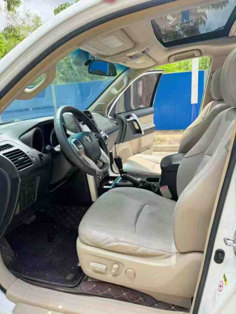 南宁12年丰田普拉多4