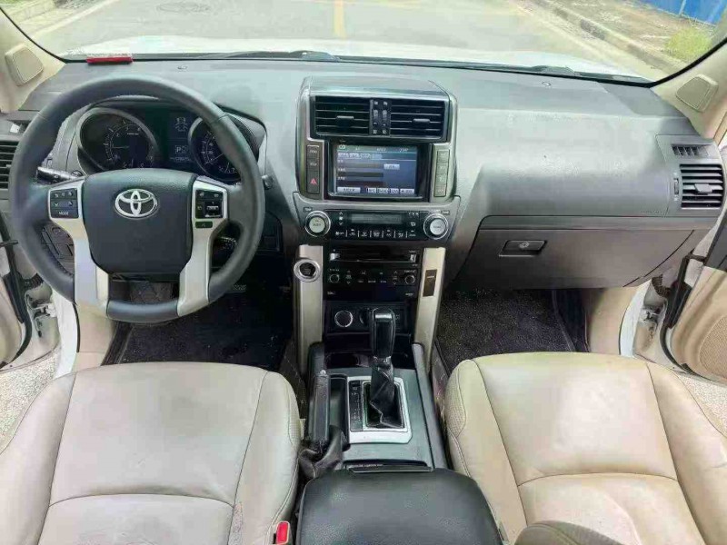 南宁12年丰田普拉多5