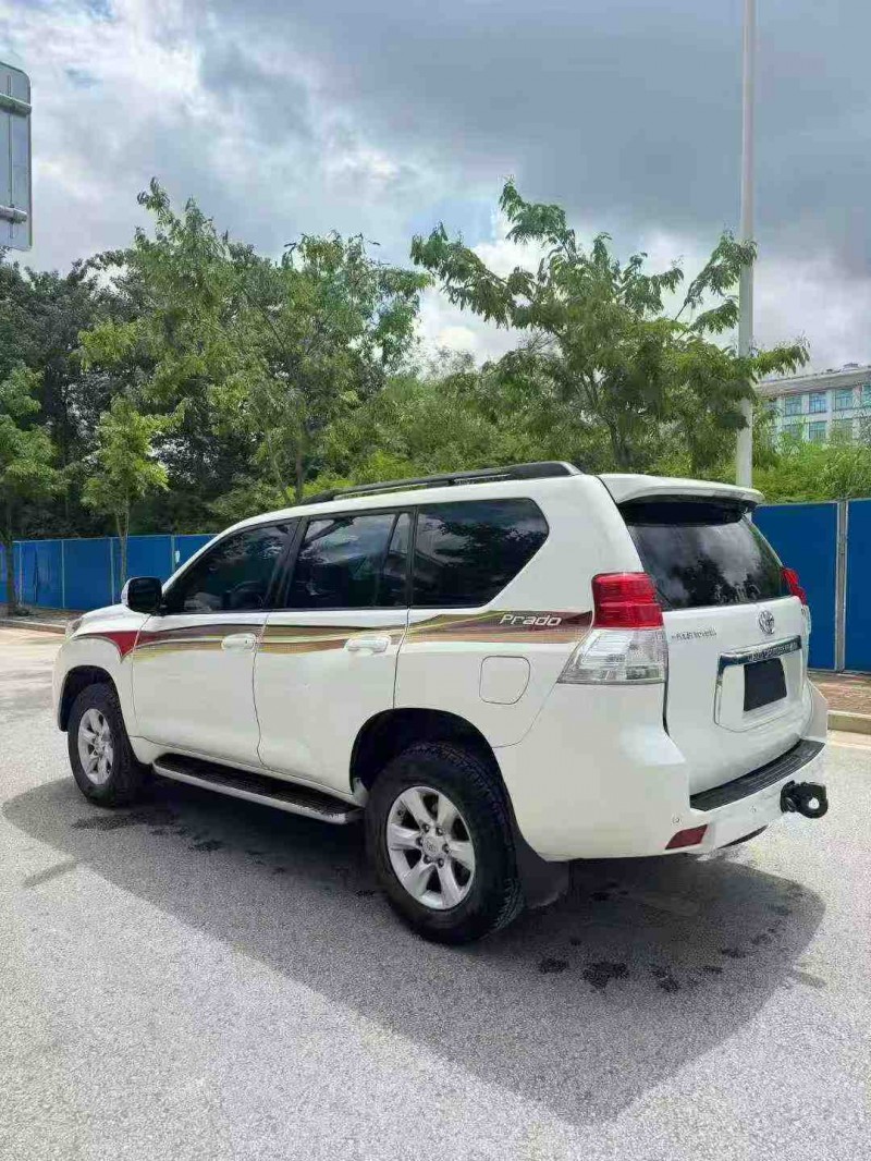 南宁12年丰田普拉多7